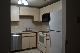 200 Ledgewood Dr in Stoneham, MA - Building Photo - Building Photo