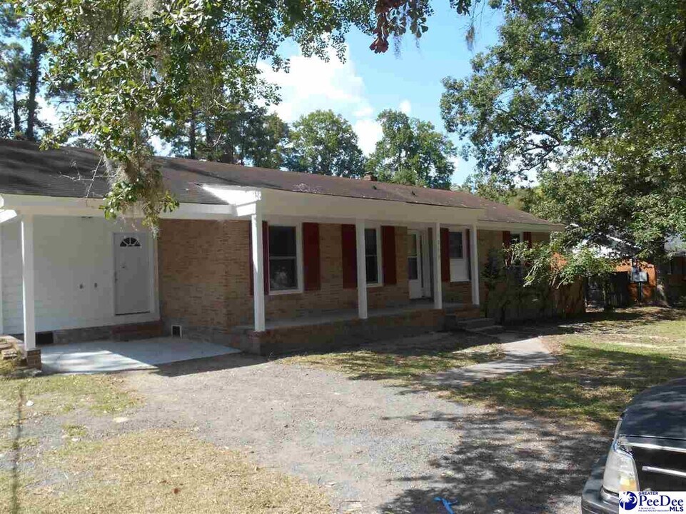 1303 Virginia Acres in Florence, SC - Building Photo