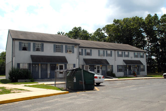 Walnut Villas in Vineland, NJ - Foto de edificio - Building Photo