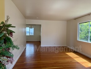 676 Spruce Ave in South San Francisco, CA - Building Photo - Building Photo