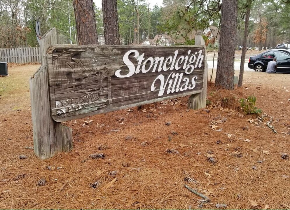 Stoneleigh Villas in Fayetteville, NC - Building Photo