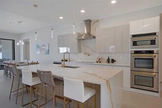 317 NE 21st St in Wilton Manors, FL - Building Photo - Building Photo