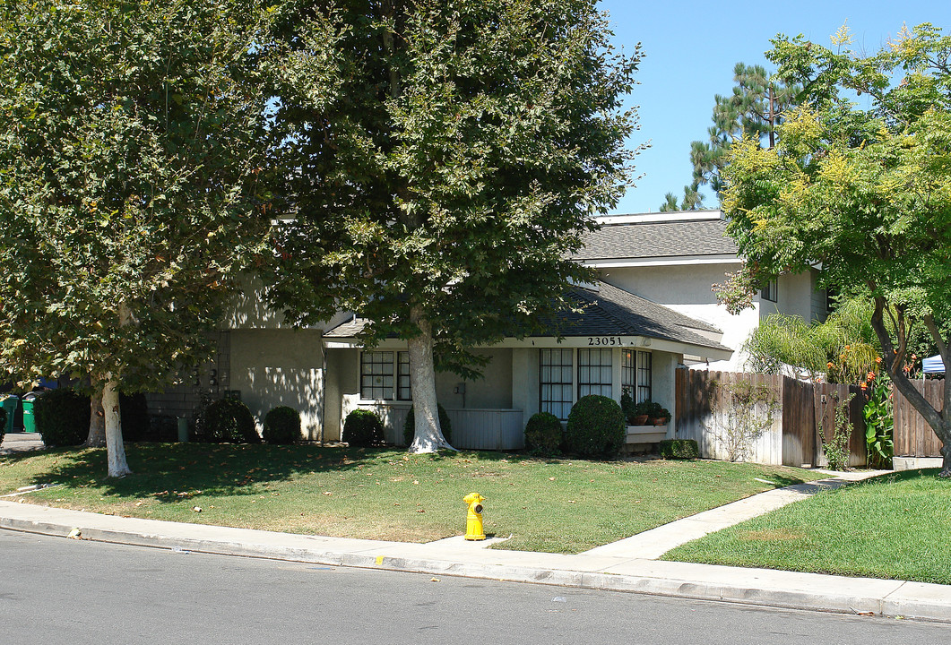 23051 Village Dr in Lake Forest, CA - Building Photo