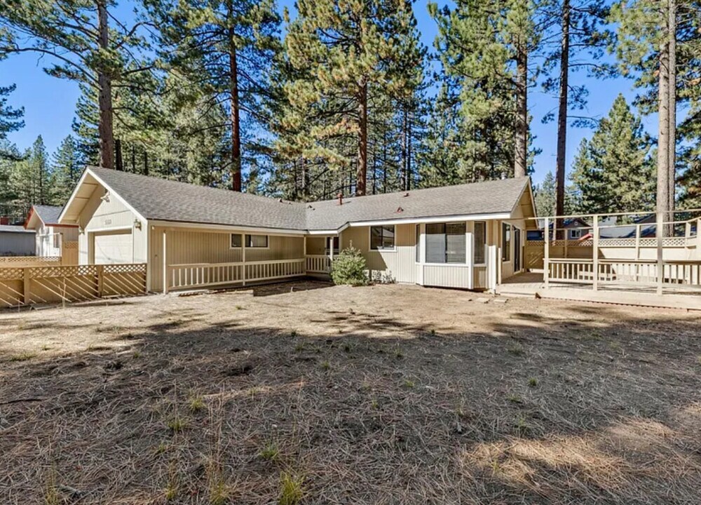 2699 Elwood Ave in South Lake Tahoe, CA - Building Photo