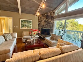 13481 Chalet Clotilde Dr in Saratoga, CA - Building Photo - Building Photo