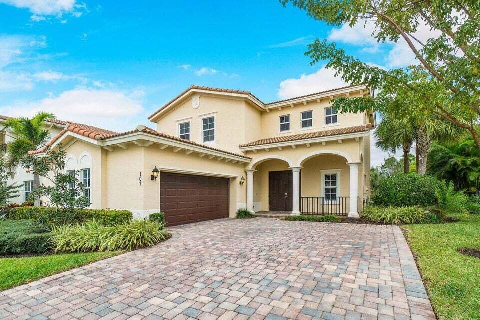 107 Chub Cay Way in Jupiter, FL - Building Photo