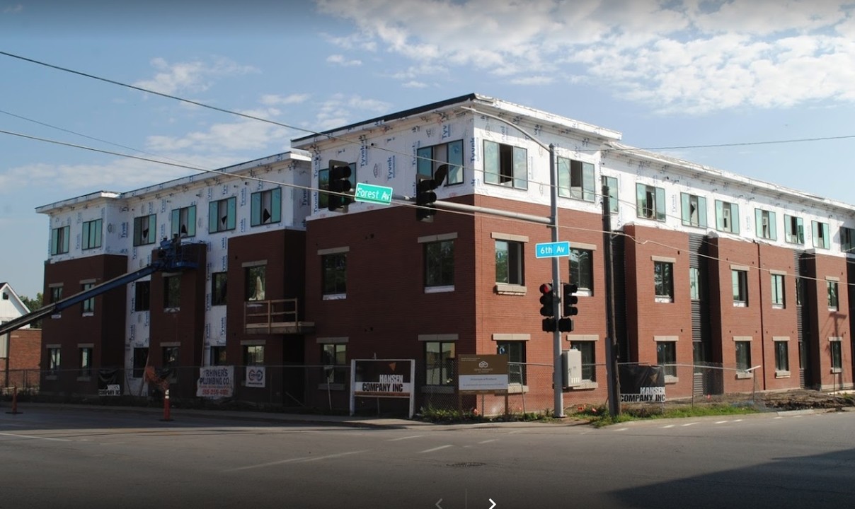 Brickstones at Riverbend in Des Moines, IA - Foto de edificio