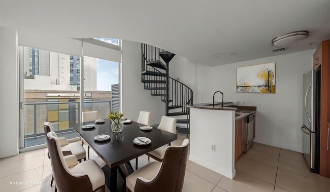 300 S Biscayne Blvd, Unit L-832 in Miami, FL - Building Photo - Building Photo