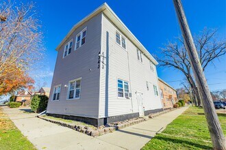 4343 Wisconsin Ave, Unit 3 in Stickney, IL - Foto de edificio - Building Photo