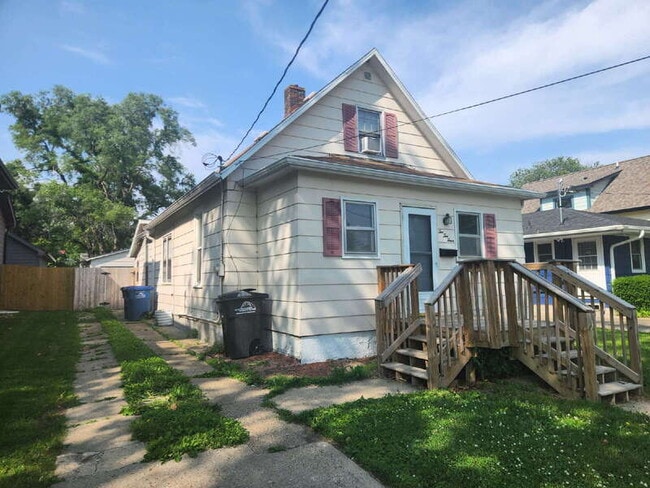 property at 224 E Jackson Ave