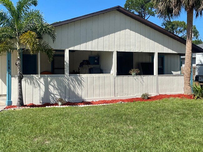 118 Admiral Cir in Sebastian, FL - Building Photo - Building Photo