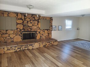 23 Kenfield Cir in Bloomington, IL - Building Photo - Building Photo