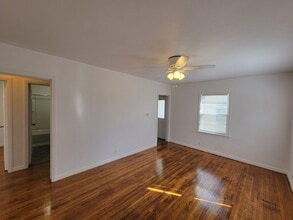 1918 Iowa St in Cedar Falls, IA - Building Photo - Building Photo