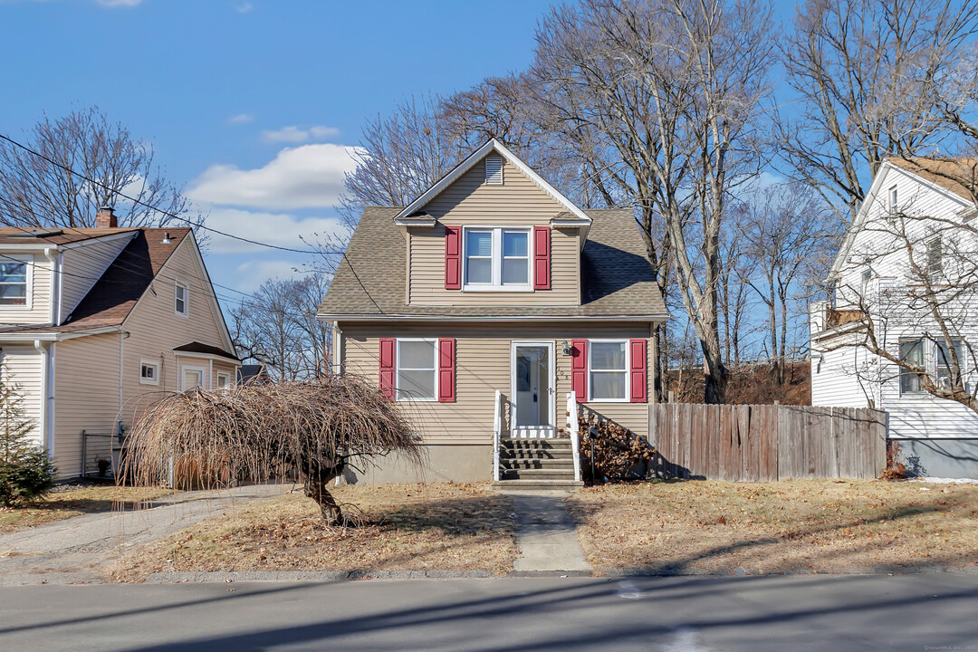 108 Drome Ave in Stratford, CT - Building Photo