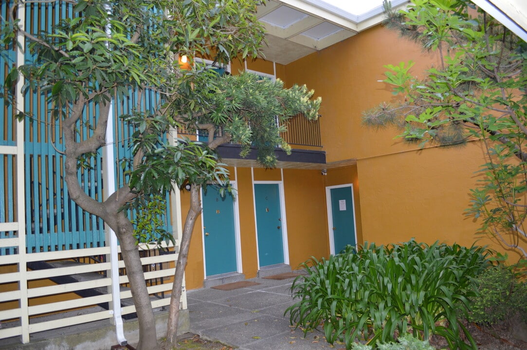 King Francisco St. in Berkeley, CA - Building Photo