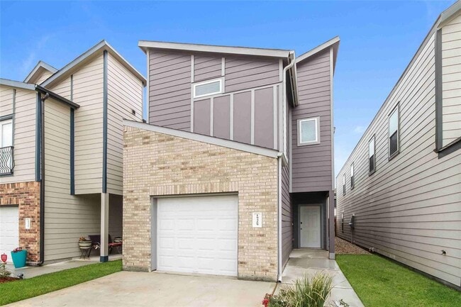 property at 15325 Estrella Rd E