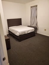 636 E 230th St, Unit Unit # 1 in Bronx, NY - Building Photo - Building Photo