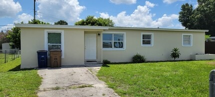 102 Alabama Rd S in Lehigh Acres, FL - Building Photo - Building Photo