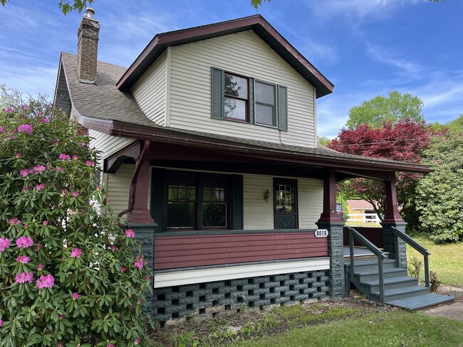 property at 1201 Walnut St