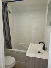 210 W Union St in Circleville, OH - Building Photo - Building Photo