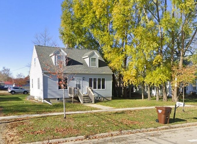 property at 106 N 1st Avenue