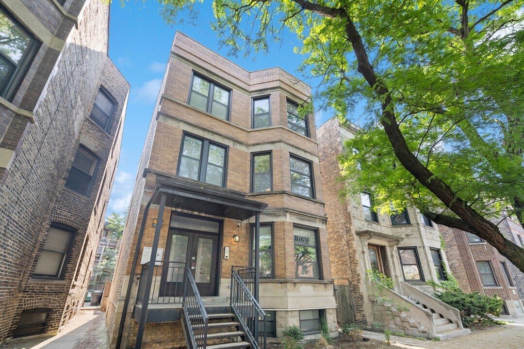 3711 N Racine Ave, Unit 1 in Chicago, IL - Building Photo