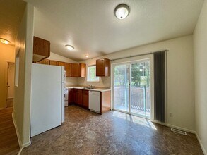 119-119 St Clair Ave in Longmont, CO - Building Photo - Building Photo