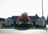 Oak Knoll Apartments in Fresno, CA - Foto de edificio - Building Photo