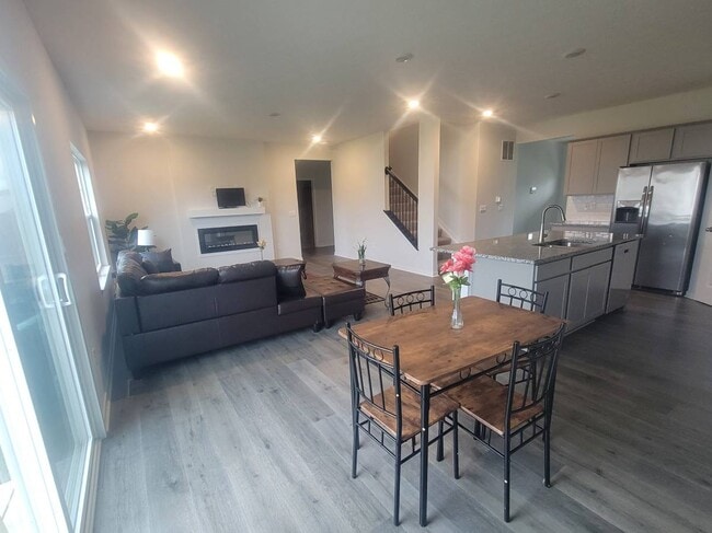 131 Natalie Ln in Granville, OH - Foto de edificio - Building Photo