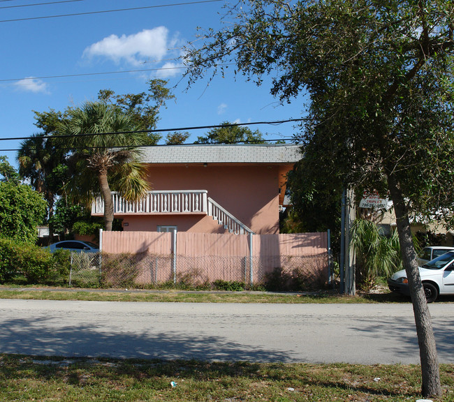 2137 Hayes St in Hollywood, FL - Building Photo - Building Photo