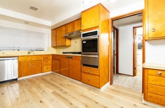 8535 Suva St in Downey, CA - Building Photo - Building Photo