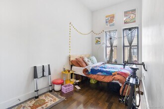 880 Wyckoff Ave in New York, NY - Building Photo - Building Photo