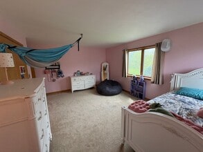 2065 Whisper Ridge Dr in Chittenango, NY - Building Photo - Building Photo