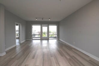 1554 N Talman Ave, Unit 602 in Chicago, IL - Building Photo - Building Photo