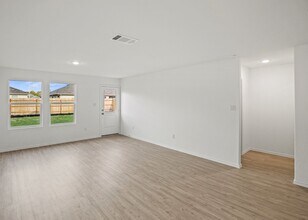330 Butterfly Rose Dr in New Braunfels, TX - Building Photo - Building Photo