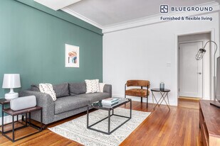 210 W 70th St in New York, NY - Building Photo