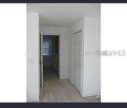 2014 Fiesta Ridge Ct in Tampa, FL - Foto de edificio - Building Photo