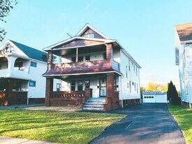 3586 Chelton Rd in Shaker Heights, OH - Building Photo