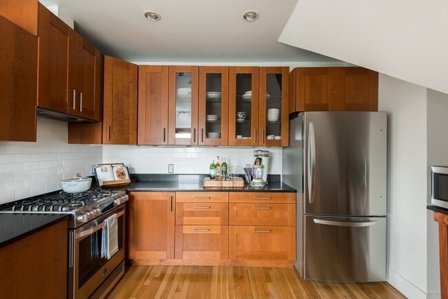 185 Davis Ave in Brookline, MA - Building Photo - Building Photo