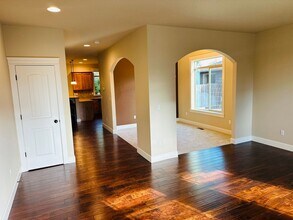 12510 NW 34th Ct in Vancouver, WA - Building Photo - Building Photo