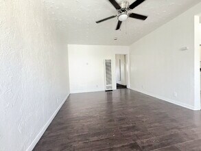 8510 San Pedro St in Los Angeles, CA - Building Photo - Building Photo