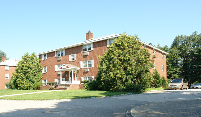 Heritage Estates in Milford, NH - Building Photo - Building Photo