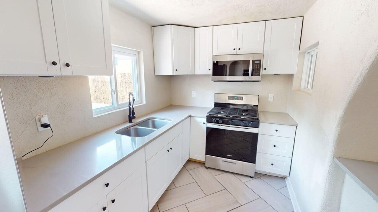 703 Columbia St in Santa Fe, NM - Building Photo