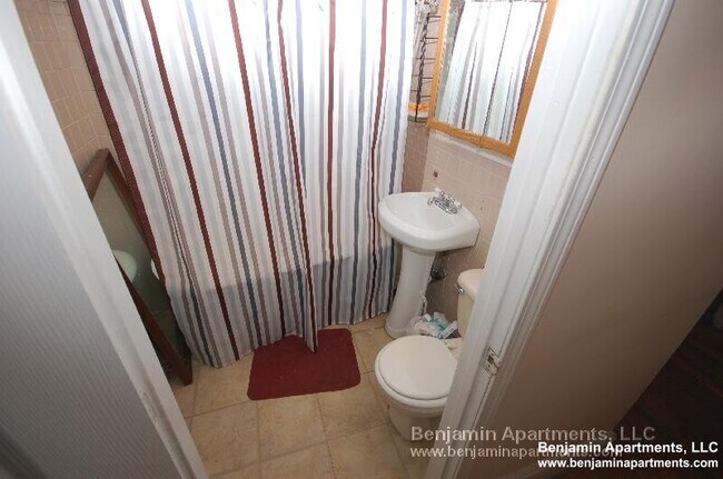 55 Park Dr, Unit 7 in Boston, MA - Foto de edificio - Building Photo