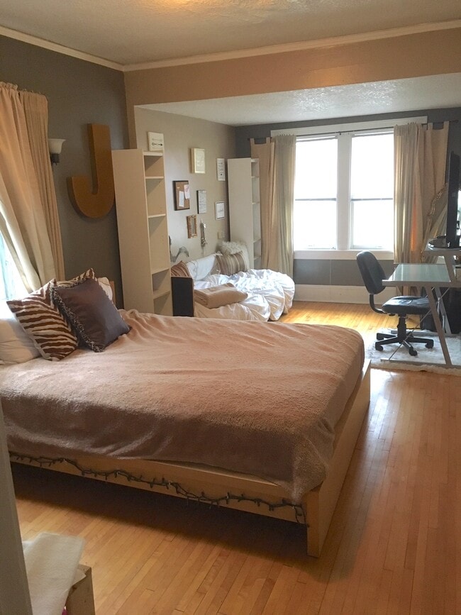 1154 Marshall Ave in St. Paul, MN - Foto de edificio - Building Photo