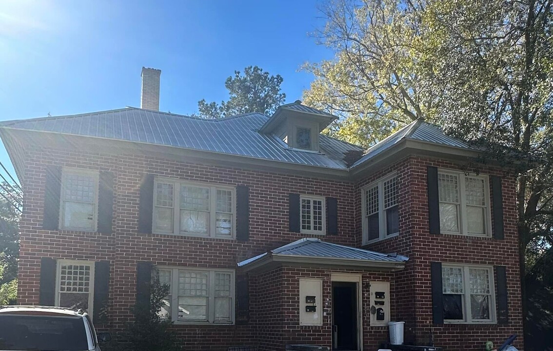 216 W Magnolia St in Fitzgerald, GA - Building Photo