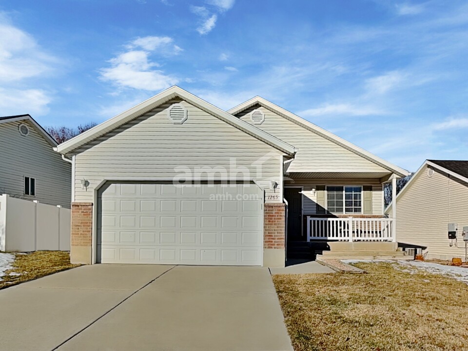 1265 E Loafer View Dr in Payson, UT - Building Photo