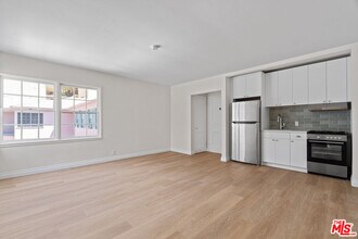 148 S McCarty Dr in Beverly Hills, CA - Building Photo - Building Photo