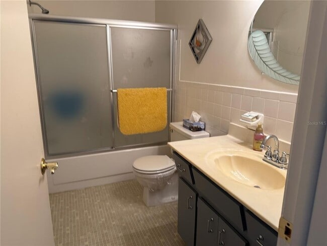 2441 Persian Dr in Clearwater, FL - Building Photo - Building Photo