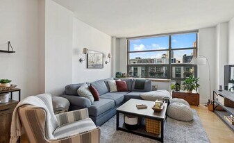 5-09 48th Avenue in Queens, NY - Building Photo